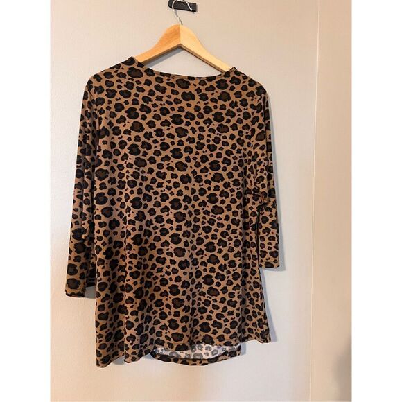 Carmen Marc Valvo 1X Leopard Print 3/4 Sleee Top Brown Tan Ruched Elevated Basic - Picture 9 of 11